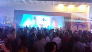 A festa agitou o público, com banda e escola de samba.